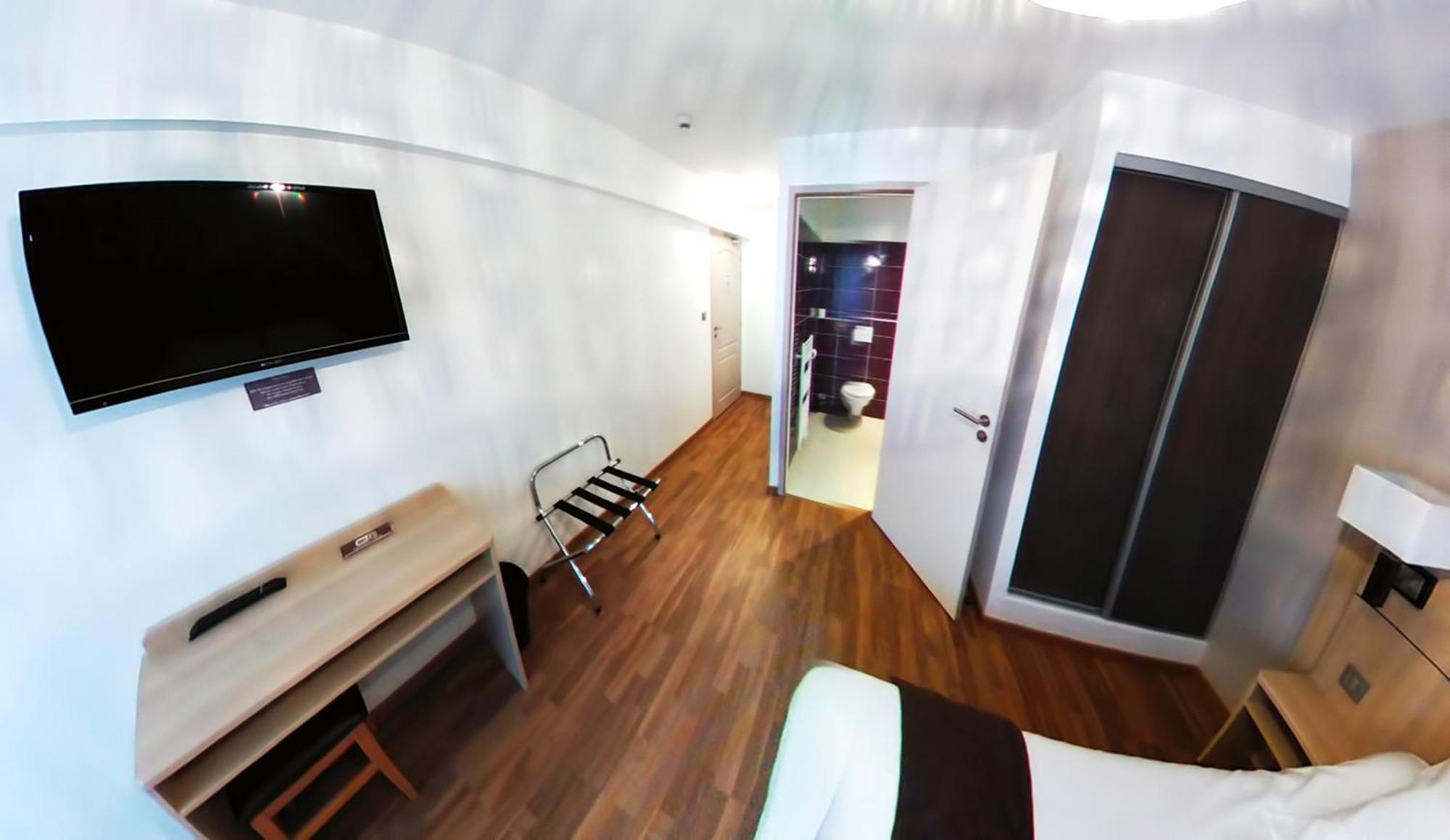 Hotel Au Bon Coin Cloyes-sur-le-Loir Екстериор снимка
